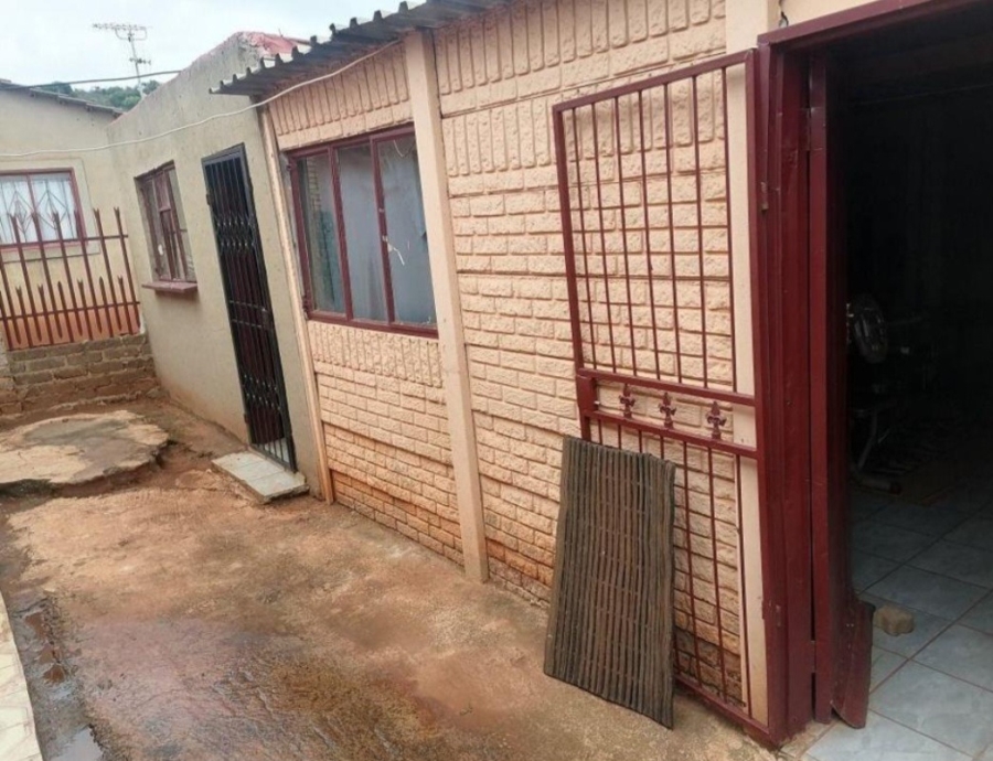 2 Bedroom Property for Sale in Ikageng North West